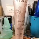 Swatch de Pam09 : Crème teintée minérale - Teint Divin, Caudalie