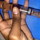 Swatch de Housni : Instant Anti Age l'Effaceur Yeux, Maybelline New York