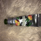 Swatch de hlma.noui1106 : Crème main énergisante mangue coriandre, Yves Rocher