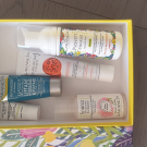 Swatch de Marie testeuse : Pschitt Magique Nouvelle Peau - Micropeeling visage sans grain, Garancia