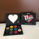 Swatch de frajosna : Edge Of Reality - Palette De Fards a Paupières, KVD VEGAN BEAUTY