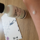 Swatch de Anna Lang : Sérum Botanique Booster Éclat Anti-Taches - Perfect Pisum, Saeve