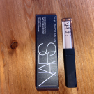 Swatch de Clrdln : Radiant Creamy Concealer - Anti-Cernes Eclat, Nars
