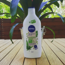 Swatch de Sandrine1263 : Naturally good lait apaisant huile de graines de chanvre bio, Nivea