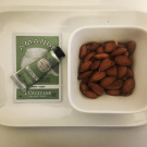 Swatch de Ksandra8 : Crème Mains à Croquer Amande, L'Occitane