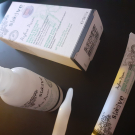 Swatch de patty.lelysblanc : Sérum Botanique Booster Éclat Anti-Taches - Perfect Pisum, Saeve