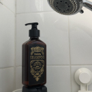 Swatch de Doudoumanaudou : Shampoing stimulant aux 7 plantes, Tonsor & Cie