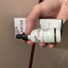 Swatch de Parexigithei_ : Sérum Botanique Booster Éclat Anti-Taches - Perfect Pisum, Saeve