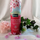 Swatch de Lafamillefeerique : Mousse de douche fleurs de cerisier, Kneipp