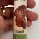 Swatch de amande.douuce : Baume Lèvres Karité, Yves Rocher