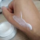 Swatch de Pinezoe : Crème rééquilibrante au Mélilot bio - Douceur et Protection, Heliabrine