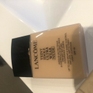 Swatch de fabzebulon : Teint Idole Ultra Wear Nude - Fond de teint, Lancôme