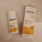 Swatch de Dactylo76 : Fluide Ultra-Léger SPF50, Dermina