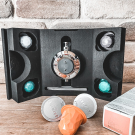 Swatch de lipstickmonster_fr : DIFFUSEURS D'HUILES ESSENTIELLES POUR LA DOUCHE ET SON PACK FIGHT MISSION, SKINJAY