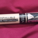 Swatch de camailya : Infaillible more than concealer, L'Oréal Paris