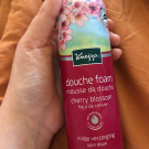 Swatch de endlessjune : Mousse de douche fleurs de cerisier, Kneipp