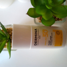 Swatch de Verlec : Fluide Ultra-Léger SPF50, Dermina