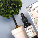 Swatch de Lili dans la Vallée : Sérum Botanique Nuit Micro-Peel Peau Neuve de Saeve, Saeve