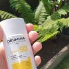 Swatch de Nana35 : Fluide Ultra-Léger SPF50, Dermina