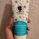 Swatch de SanKwa : Première mousse shampooing purifiant, Noire ô naturel