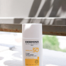 Swatch de Madebybeauties : Fluide Ultra-Léger SPF50, Dermina