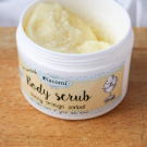 Swatch de Madebybeauties : Gommage au Sucre Nacomi, MY Maquillage