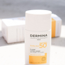 Swatch de Madebybeauties : Fluide Ultra-Léger SPF50, Dermina