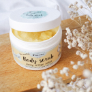 Swatch de Madebybeauties : Gommage au Sucre Nacomi, MY Maquillage