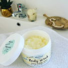 Swatch de alexabanana : Gommage au Sucre Nacomi, MY Maquillage