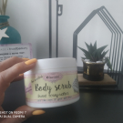 Swatch de lilly.62440 : Gommage au Sucre Nacomi, MY Maquillage