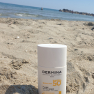 Swatch de Meltesteuse_produits : Fluide Ultra-Léger SPF50, Dermina