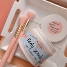 Swatch de Tamy : Gommage au Sucre Nacomi, MY Maquillage