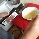 Swatch de miniwinnie : Huile vierge de noisette biologique, Le Moulin de mon Père