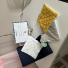 Swatch de sunila93 : 50 Boîtes de 3 lingettes bébés lavables Oekotex et Bio, Le Petit Carré Français