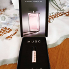 Swatch de Angeline Martine Kraus : For her musc noir, Narciso Rodriguez
