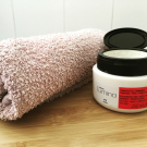 Swatch de Blütensamba : REGENERIERENDE MASKE FÜR GESCHÄDIGTES HAAR LUMINA, Natura Brasil