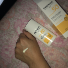 Swatch de emmy.abr : Fluide Ultra-Léger SPF50, Dermina