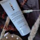 Swatch de Etyam : Gommage Corps Éclat, Nuhanciam