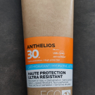 Swatch de virginie52210 : Anthelios ultra 50 spf crème, La Roche-Posay