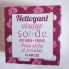 Swatch de flfl90 : Nettoyant visage, Lamazuna