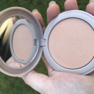 Swatch de Karine28 : Poudre compacte naturelle, Natorigin