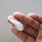 Swatch de Quiriane : Shampooing low poo pour cheveux frisés ou crépus Lumina, Natura Brasil