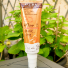 Swatch de Pruebelle : Spray solaire SPF30, Cattier