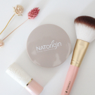 Swatch de Lola Happy Beauty Corner : Poudre compacte naturelle, Natorigin