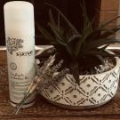 Swatch de Jolisusana : Brume Ré-Hydratante Apaisante, Saeve