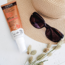Swatch de Bienvenue chez Vero : Spray solaire SPF30, Cattier