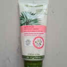 Swatch de Gabhy : Low Shampoo - Crème lavante délicate, YVES ROCHER