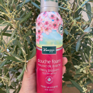 Swatch de letii : Mousse de douche fleurs de cerisier, Kneipp