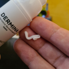 Swatch de vinoutaz : Soin Dépigmentant, Dermina