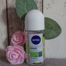 Swatch de Amrln : Deodorant Nivea naturally good, Nivea